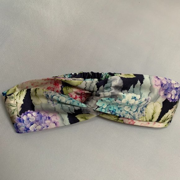 Gucci Hortensin Duchesse Floral Headband in Blue - Picture 3 of 6